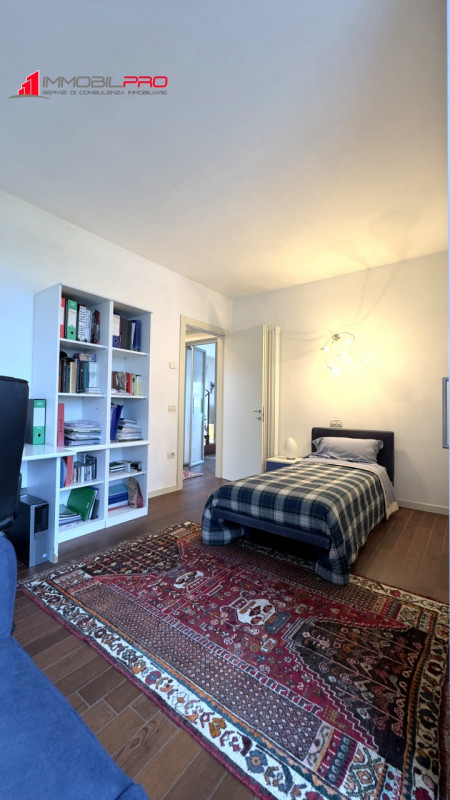 Nel cuore di Zanè (VI) proponiamo una soluzione residenziale introvabile: un appartamento duplex ...