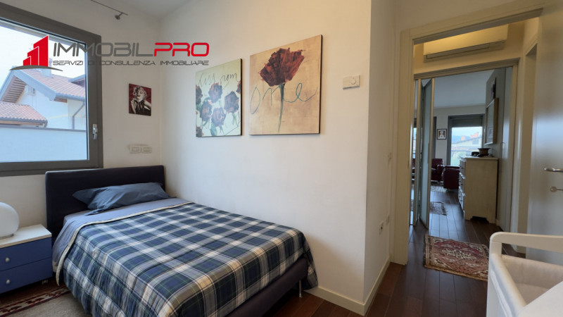 Nel cuore di Zanè (VI) proponiamo una soluzione residenziale introvabile: un appartamento duplex ...