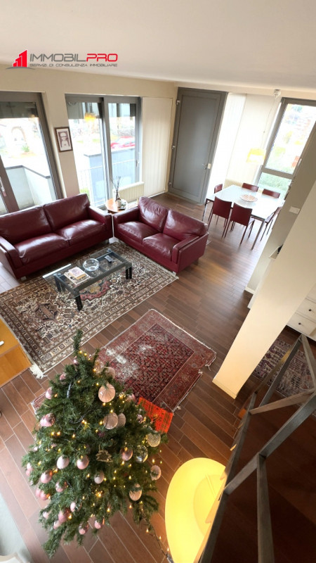 Nel cuore di Zanè (VI) proponiamo una soluzione residenziale introvabile: un appartamento duplex ...