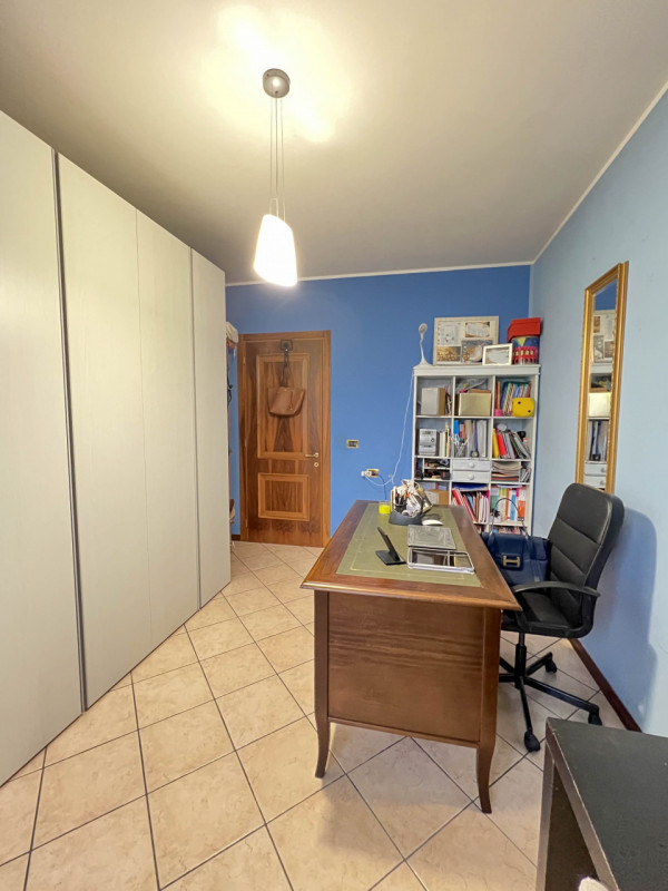 Nel cuore tranquillo di Cona proponiamo in vendita un villino di prestigio di circa 187 mq, una c...