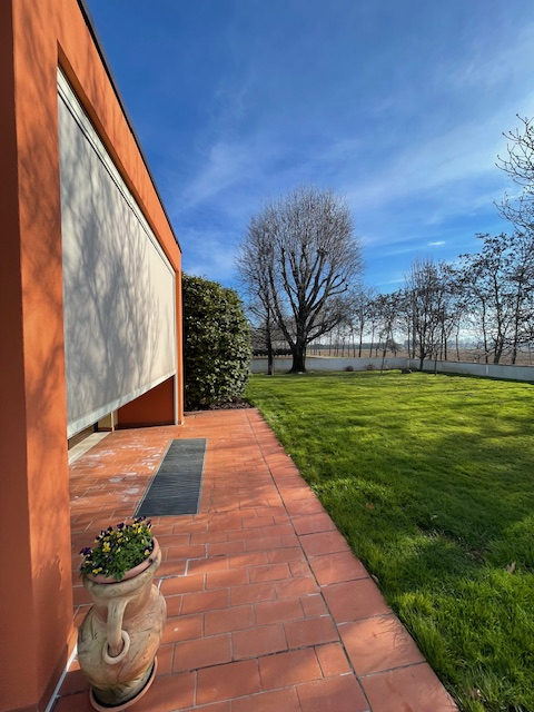 Cittadella vendesi casa singola con giardino di circa 1300 mq con impianto di irrigazione e robot...