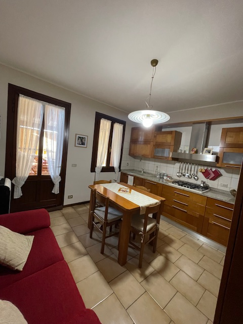 Cittadella vendesi casa singola con giardino di circa 1300 mq con impianto di irrigazione e robot...