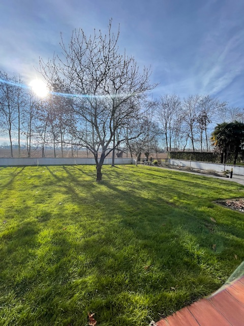 Cittadella vendesi casa singola con giardino di circa 1300 mq con impianto di irrigazione e robot...
