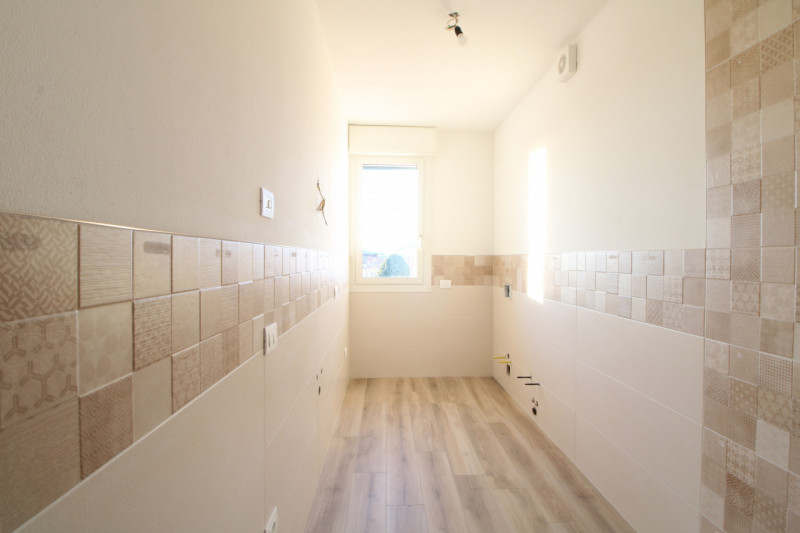 Scopri questa splendida casa a schiera centrale situata nel cuore di Stanghella, una località tra...