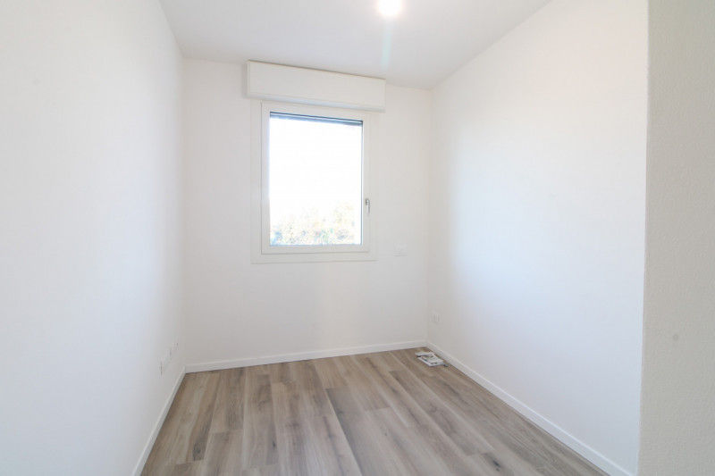 Scopri questa splendida casa a schiera centrale situata nel cuore di Stanghella, una località tra...