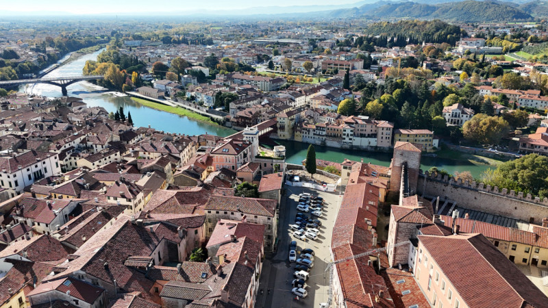 Rif. BAA102 (per info 39 392 3361100 Beatrice)

Proponiamo in affitto un nuovo ed elegante appart...