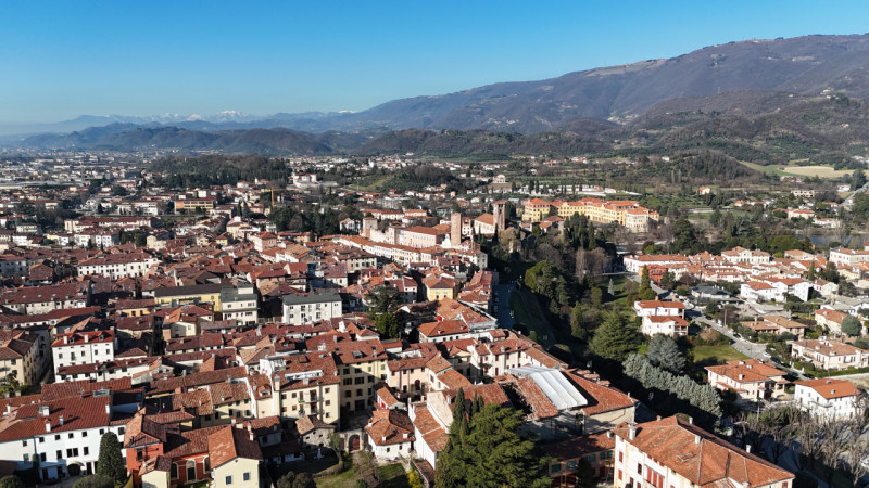 Rif. BAA102 (per info 39 392 3361100 Beatrice)

Proponiamo in affitto un nuovo ed elegante appart...