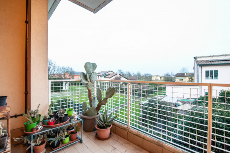 In zona residenziale tranquilla e ben servita, proponiamo in vendita un accogliente appartamento ...