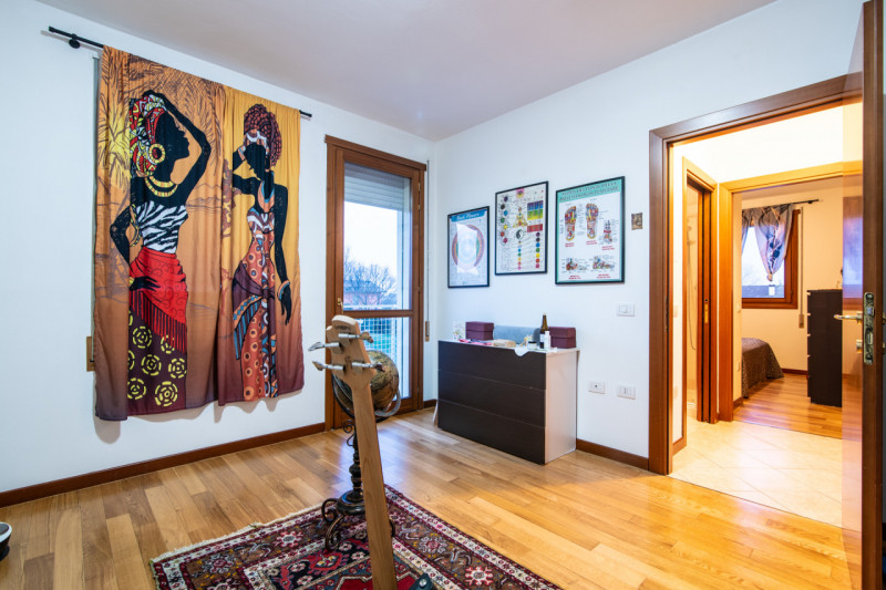 In zona residenziale tranquilla e ben servita, proponiamo in vendita un accogliente appartamento ...