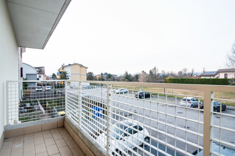 In zona residenziale tranquilla e ben servita, proponiamo in vendita un accogliente appartamento ...