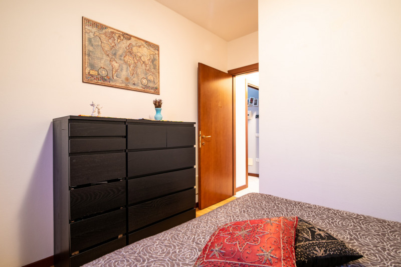 In zona residenziale tranquilla e ben servita, proponiamo in vendita un accogliente appartamento ...