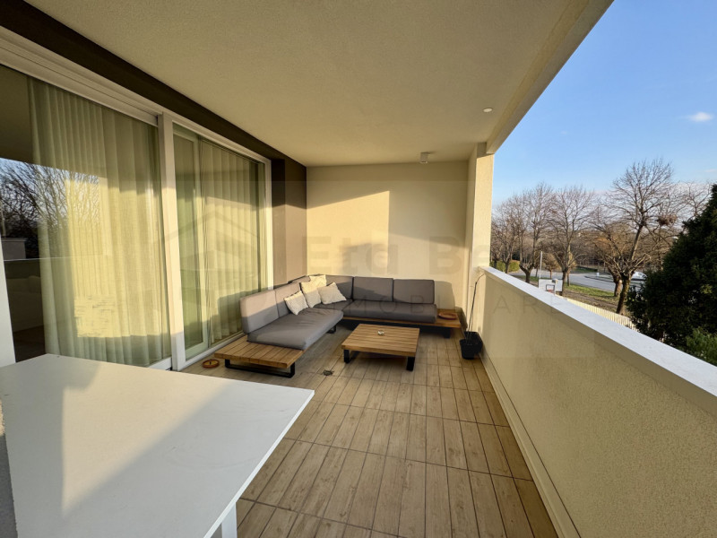 Ubicato a Chiesanuova e nelle immediate vicinanze di Corso Milano, proponiamo in vendita splendid...