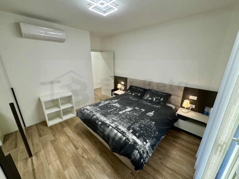 Ubicato a Chiesanuova e nelle immediate vicinanze di Corso Milano, proponiamo in vendita splendid...