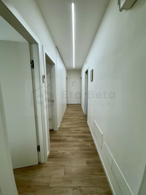 Ubicato a Chiesanuova e nelle immediate vicinanze di Corso Milano, proponiamo in vendita splendid...