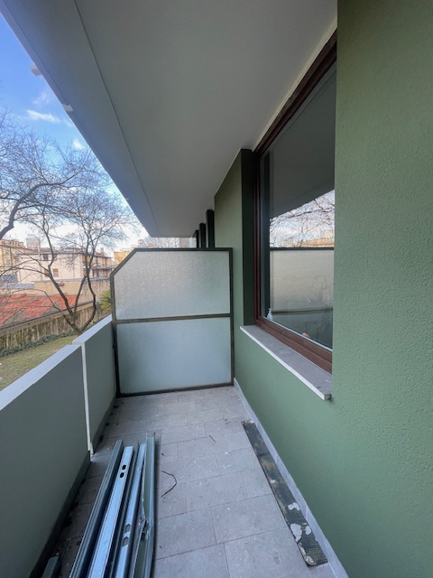 Padova-zona Stanga: Vendesi Appartamento completamente ristrutturato al 1 piano, diviso in: ingre...