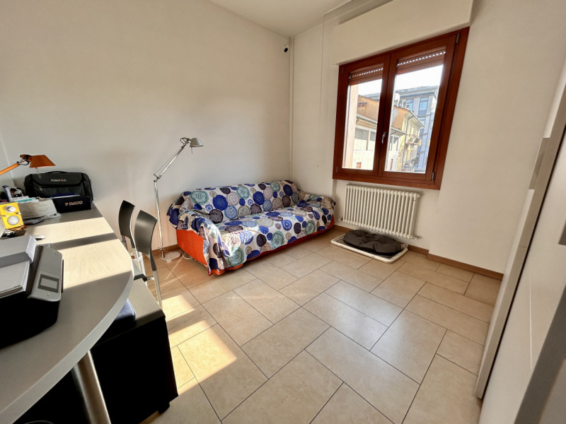 In una delle zone più richieste di Vicenza, a pochissimi passi dal centro storico e comodamente s...