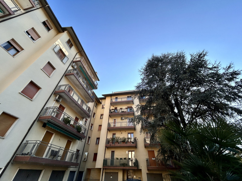 In una delle zone più richieste di Vicenza, a pochissimi passi dal centro storico e comodamente s...