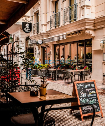 Vicenza centro
Caffetteria con ottimi arredi con aiuto plateatico annuale incasso giornaliero €1....