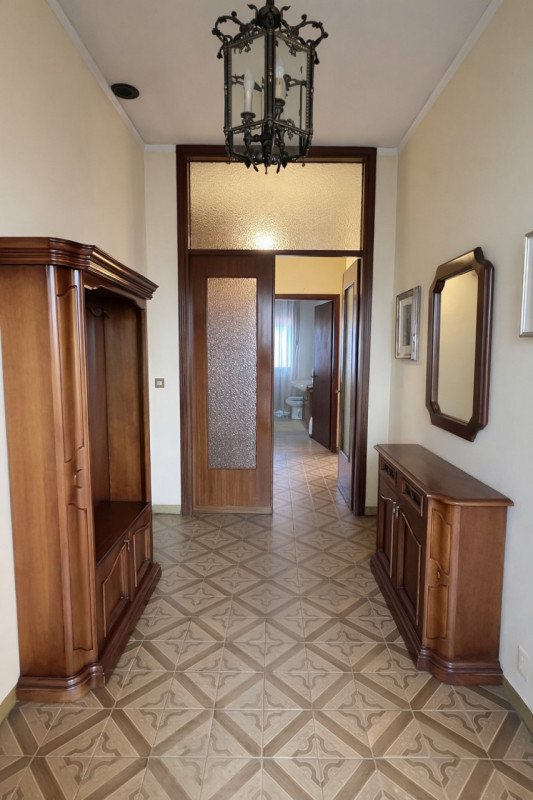 Bastia di Rovolon (PD):

Nel cuore del paese in un piccolo contesto proponiamo in vendita un ampi...