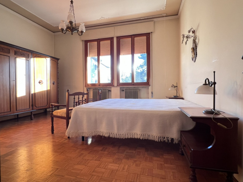 Bastia di Rovolon (PD):

Nel cuore del paese in un piccolo contesto proponiamo in vendita un ampi...