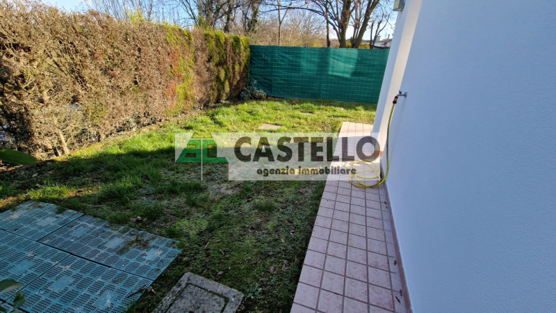 Campodarsego zona Fiumicello, ti proponiamo una spaziosa porzione di bifamiliare già libera, pron...