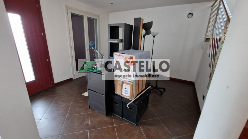 Campodarsego zona Fiumicello, ti proponiamo una spaziosa porzione di bifamiliare già libera, pron...