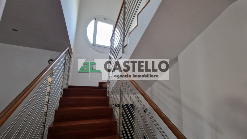 Campodarsego zona Fiumicello, ti proponiamo una spaziosa porzione di bifamiliare già libera, pron...