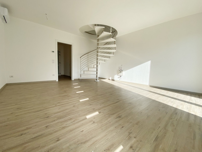 (Per INFO Mara 3481536890) A Carbonera, zona Vascon, proponiamo in vendita porzione centrale di s...