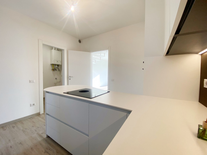 (Per INFO Mara 3481536890) A Carbonera, zona Vascon, proponiamo in vendita porzione centrale di s...