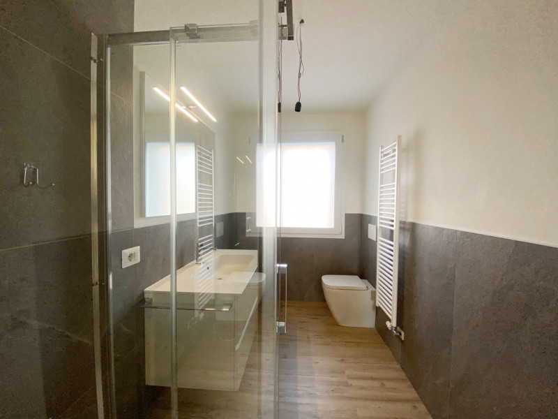 (Per INFO Mara 3481536890) A Carbonera, zona Vascon, proponiamo in vendita porzione centrale di s...