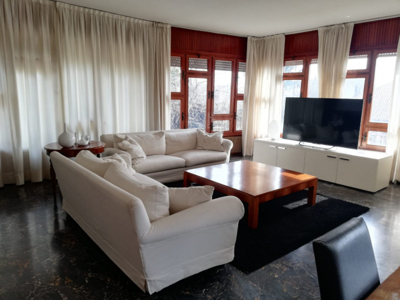 NOSTRA ESCLUSIVA: a pochi passi dal centro di Rossano Veneto, comoda ai servizi, siamo a proporre...