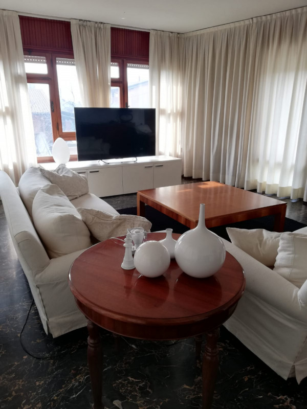 NOSTRA ESCLUSIVA: a pochi passi dal centro di Rossano Veneto, comoda ai servizi, siamo a proporre...