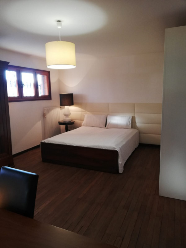 NOSTRA ESCLUSIVA: a pochi passi dal centro di Rossano Veneto, comoda ai servizi, siamo a proporre...