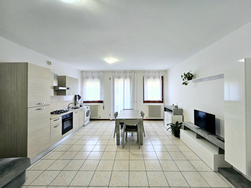 In un complesso residenziale recente a Ospedaletto Euganeo, proponiamo in affitto appartamento co...