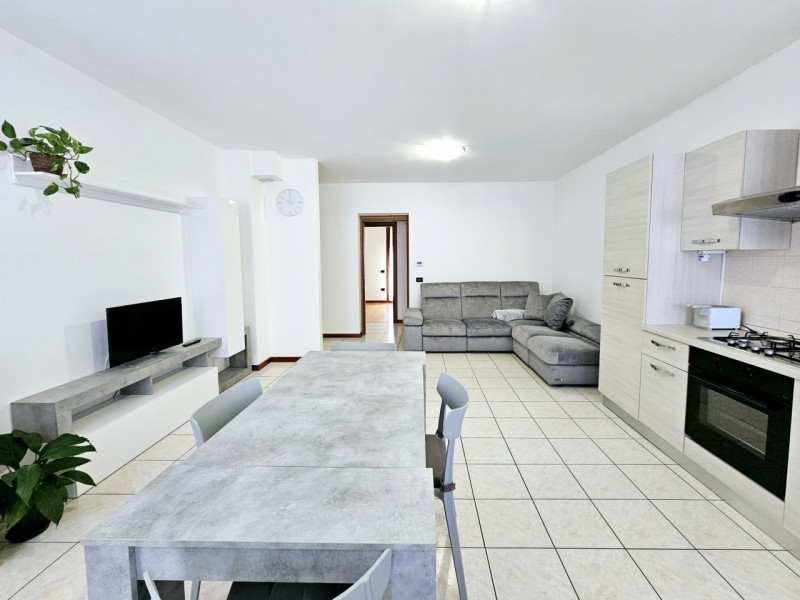 In un complesso residenziale recente a Ospedaletto Euganeo, proponiamo in affitto appartamento co...