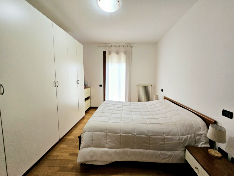 In un complesso residenziale recente a Ospedaletto Euganeo, proponiamo in affitto appartamento co...