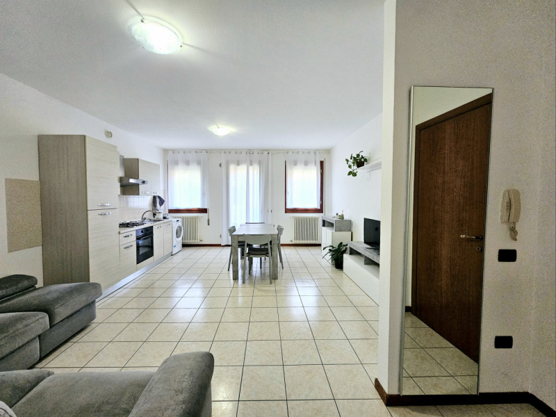 In un complesso residenziale recente a Ospedaletto Euganeo, proponiamo in affitto appartamento co...