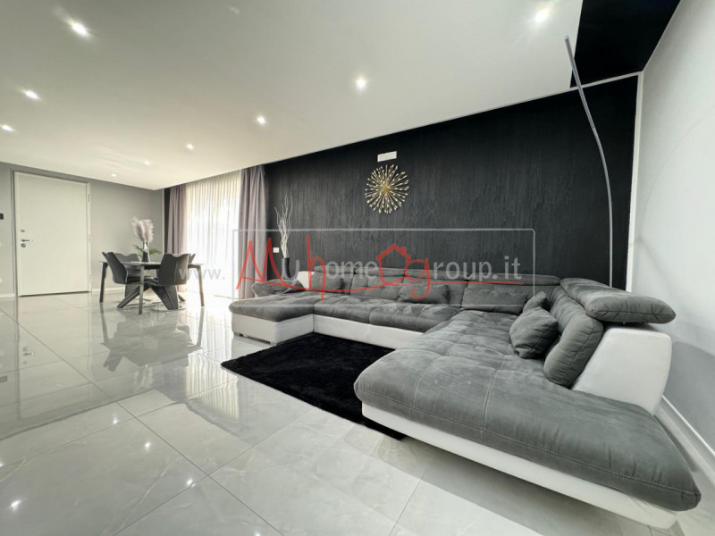 CURTAROLO - (Rif.V 650-s) - Scoprite questa straordinaria villa situata nel cuore della tranquill...