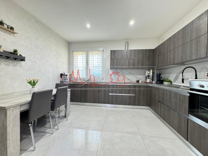 CURTAROLO - (Rif.V 650-s) - Scoprite questa straordinaria villa situata nel cuore della tranquill...