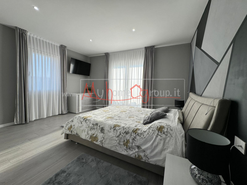 CURTAROLO - (Rif.V 650-s) - Scoprite questa straordinaria villa situata nel cuore della tranquill...