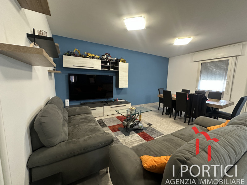 Casa al piano terra con ampio giardino – Mogliano Veneto

In zona tranquilla e residenziale di Mo...