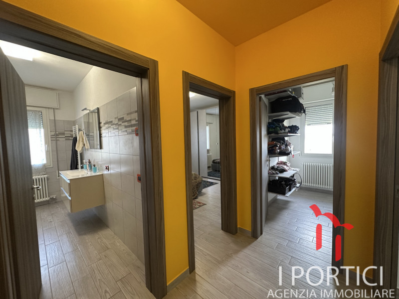 Casa al piano terra con ampio giardino – Mogliano Veneto

In zona tranquilla e residenziale di Mo...