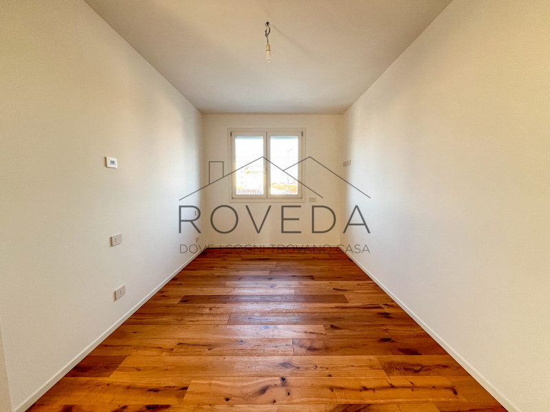 TREVISO - FUORI MURA

RIFERIMENTO: TV31

l'indirizzo indicato non corrispondere alla reale ubicaz...