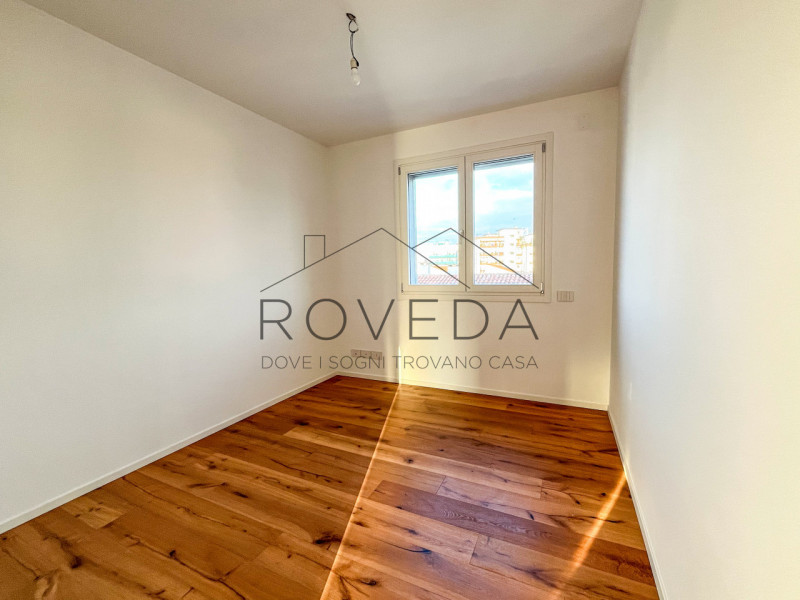 TREVISO - FUORI MURA

RIFERIMENTO: TV31

l'indirizzo indicato non corrispondere alla reale ubicaz...