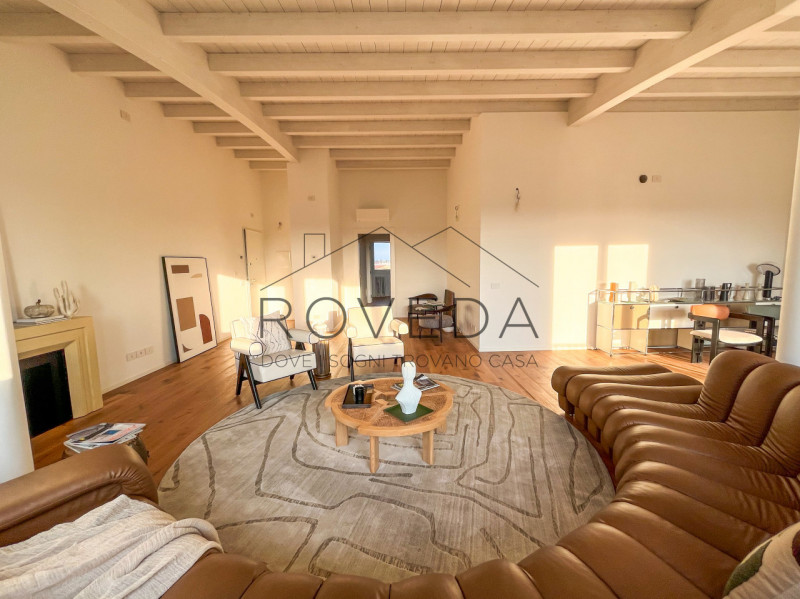 TREVISO - FUORI MURA

RIFERIMENTO: TV33

l'indirizzo indicato non corrispondere alla reale ubicaz...