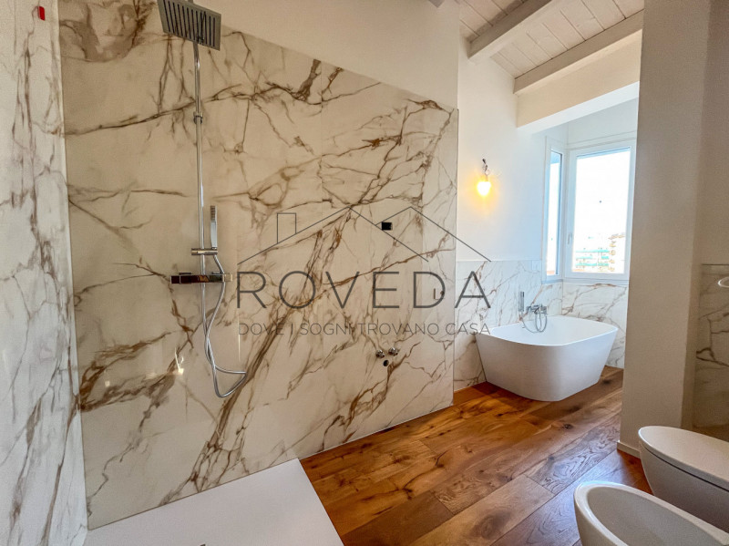 TREVISO - FUORI MURA

RIFERIMENTO: TV33

l'indirizzo indicato non corrispondere alla reale ubicaz...