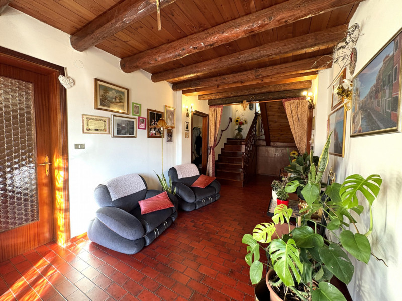 PLV268 - Polverara - Proponiamo in vendita a Polverara una casa singola degli anni Sessanta, dal ...