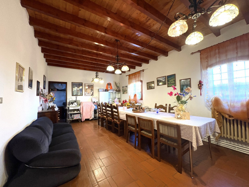 PLV268 - Polverara - Proponiamo in vendita a Polverara una casa singola degli anni Sessanta, dal ...