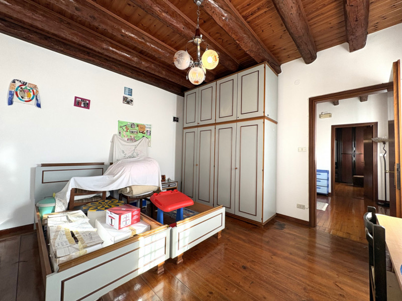 PLV268 - Polverara - Proponiamo in vendita a Polverara una casa singola degli anni Sessanta, dal ...