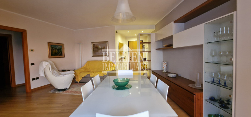 BORGO CASALE - Vendesi affascinante appartamento situato nel  quartiere di Borgo Casale, a pochi ...